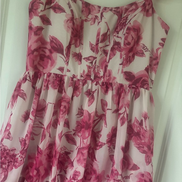 Revelry Poppy Chiffon Floral Print Tiered Dress in Hot Pink Garden - Picture 4 of 6